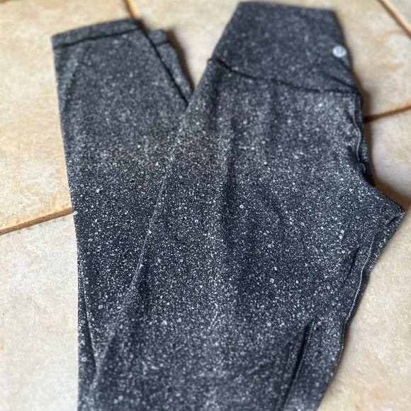 lululemon women’s leggings sizes 2 and 4 - Picture 7 of 12
